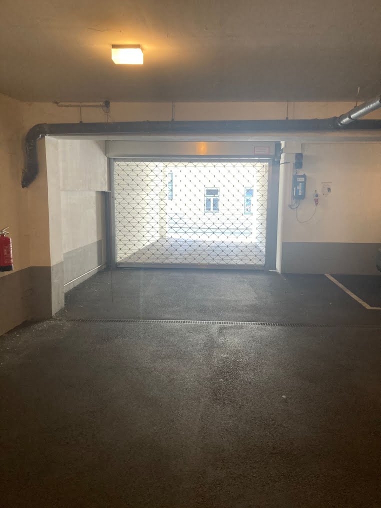 Ebenerdige Sammelgarage: Pkw-Stellplatz – Firmiangasse, 1130 Wien | Foto 1 von 2