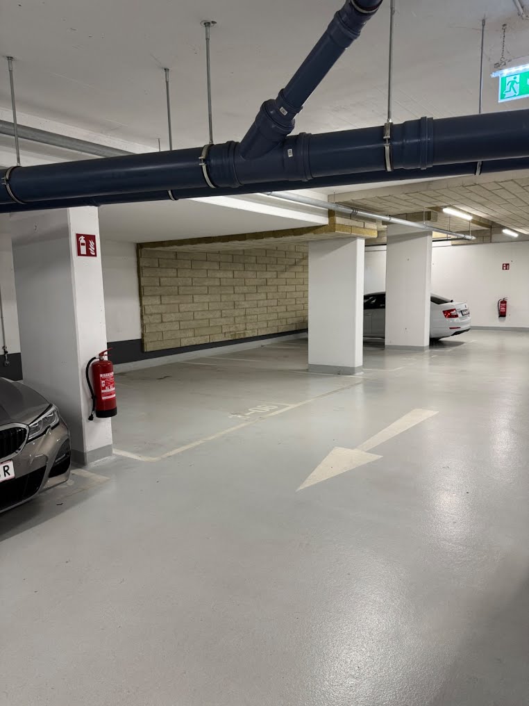 Tiefgarage: Pkw-Stellplatz – Susi-Nicoletti-Weg, 1100 Wien | Foto 1 von 5
