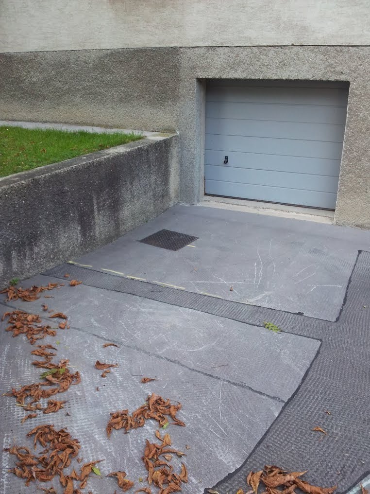 Doppelgarage: Pkw-Stellplatz – Inzersdorf Kirchenplatz, 1230 Wien | Foto 1 von 2