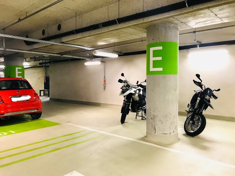 Tiefgarage: Motorrad-Stellplatz – Gerhard-Bronner-Straße, 1100 Wien | Foto 1 von 6