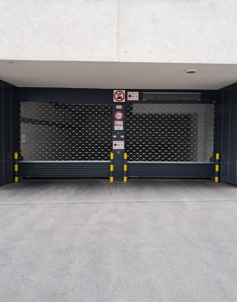 Ueberdachter Parkplatz: Pkw-Stellplatz – Gombrichgasse, 1100 Wien | Foto 1 von 4