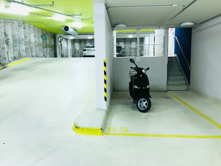 Tiefgarage: Motorrad-Stellplatz – Liechtensteinstraße, 1090 Wien | Foto 1 von 9